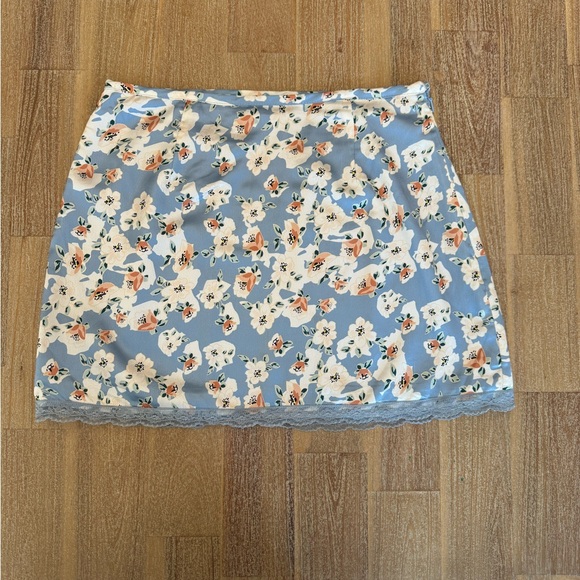 More To Come Blue Flowered Skirt Small - Picture 1 of 3